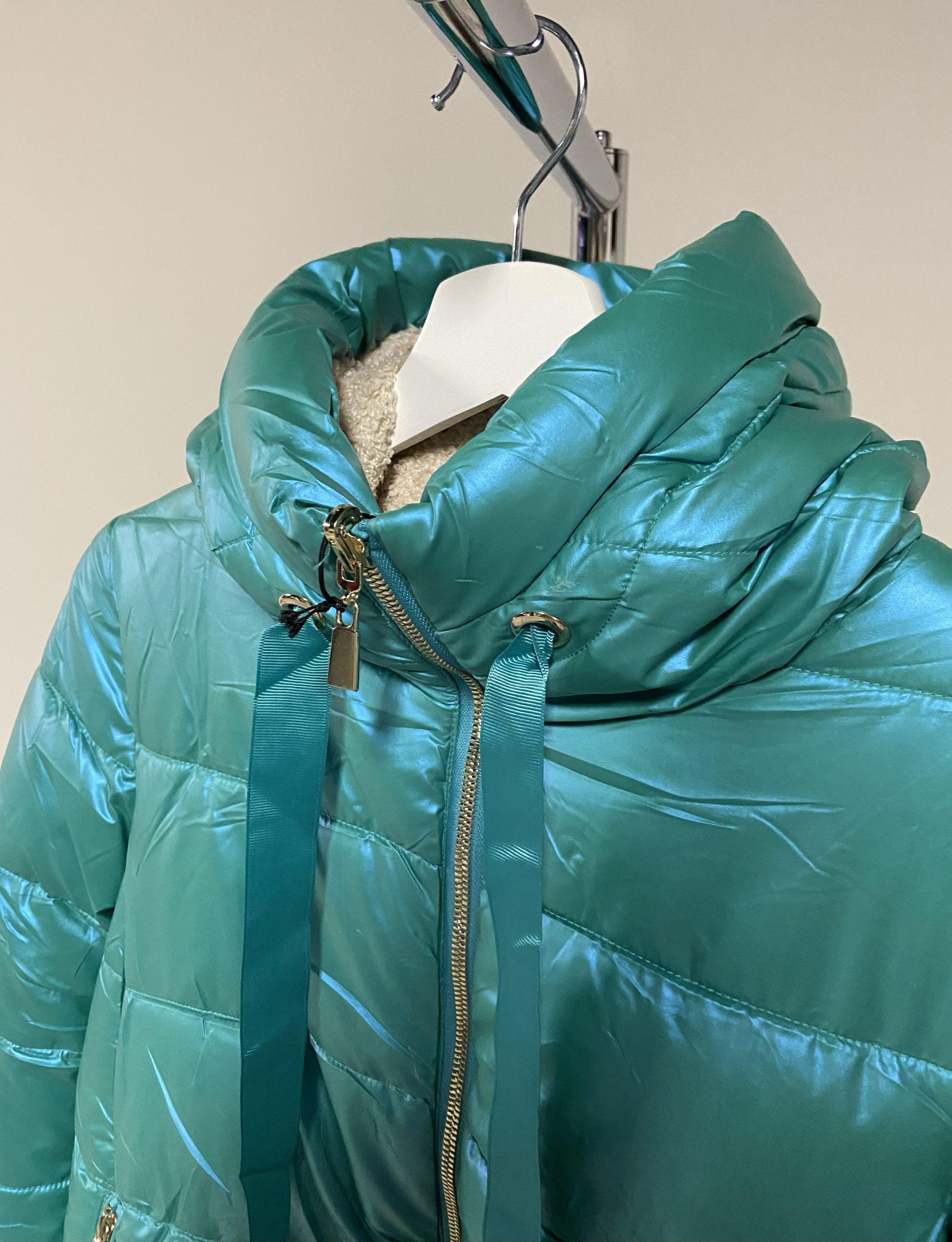Piumino corto verde acqua lucido Trussardi donna