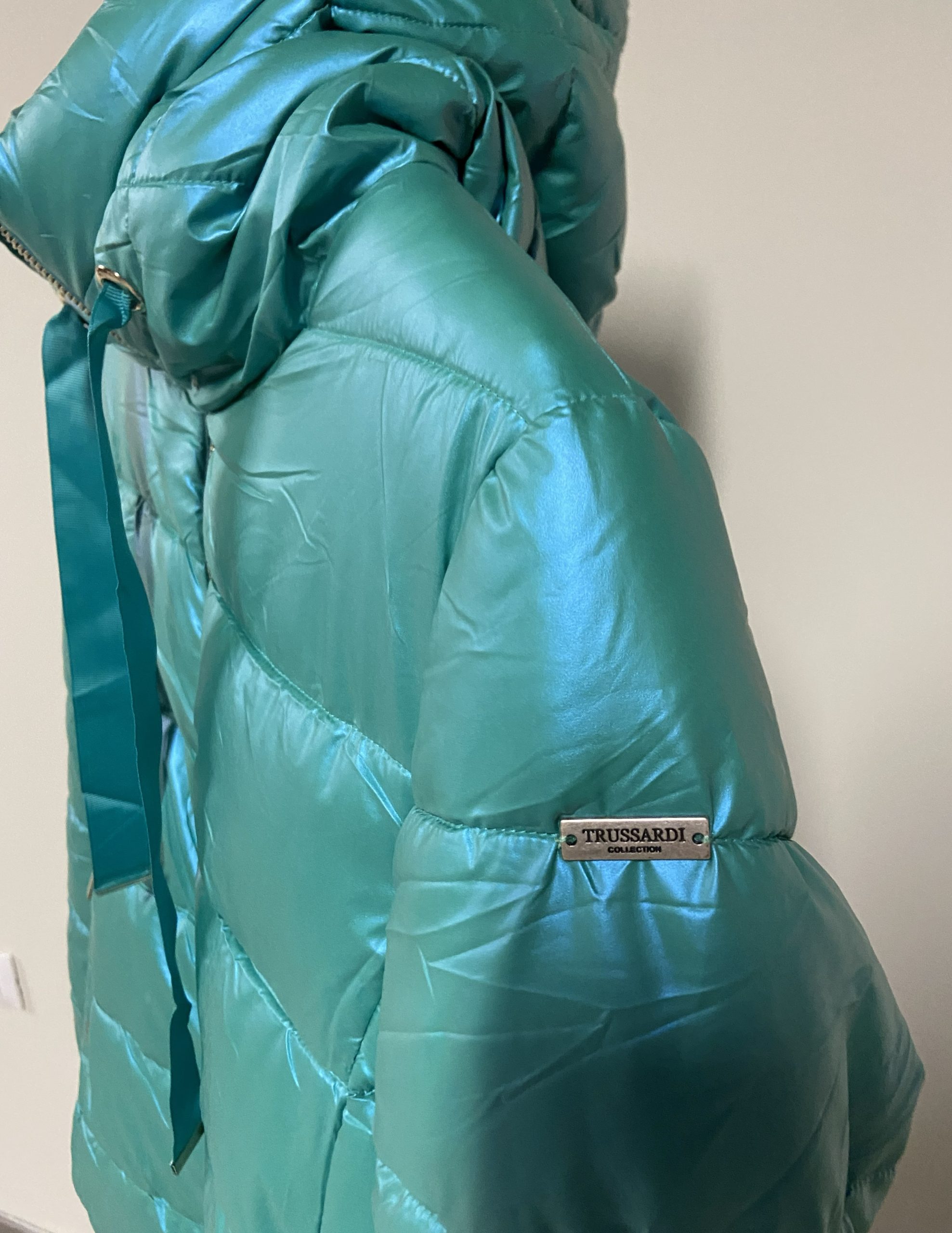 Piumino corto verde acqua lucido Trussardi donna