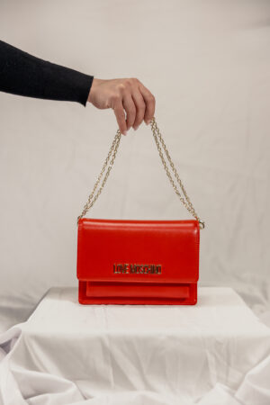 Borsa pochette rossa con catena Love Moschino